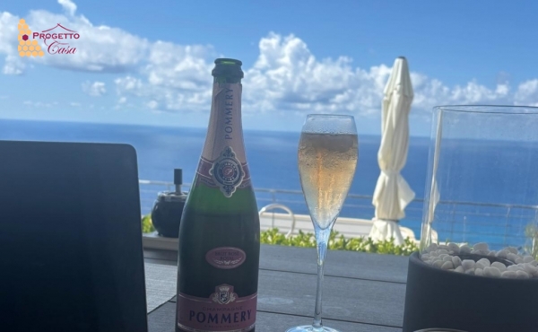 Villa di Lusso con Vista Mare