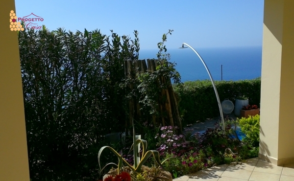 Villa di Lusso con Vista Mare