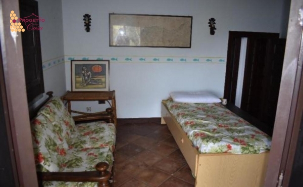 Spaziosa villa in prima linea  