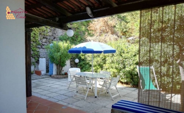 Villa con vista panoramica e accesso alla spiaggia 