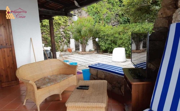 Villa con vista panoramica e accesso alla spiaggia 