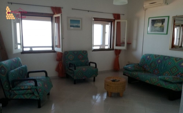 Villa con vista panoramica e accesso alla spiaggia 