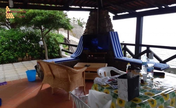 Villa con vista panoramica e accesso alla spiaggia 